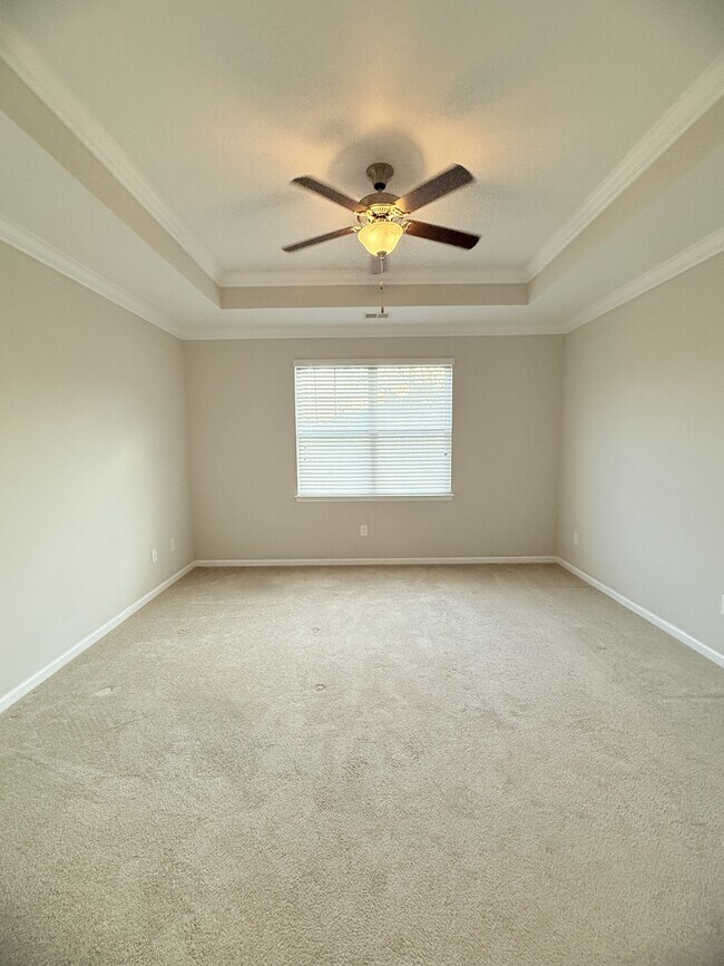 Building Photo - 220 Machrie Lp