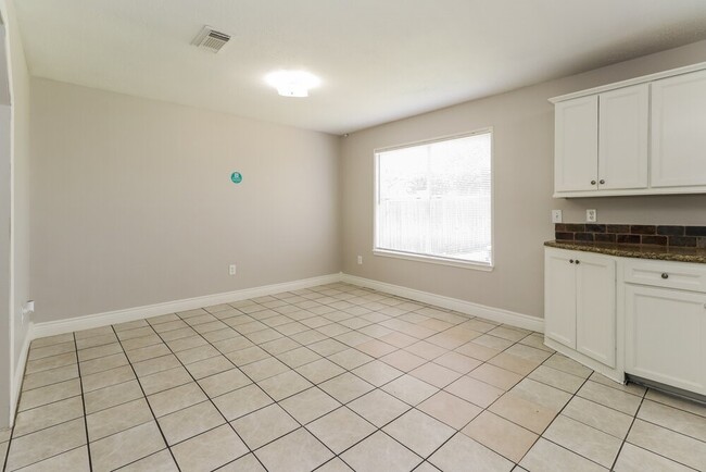 Building Photo - 3035 Cinnamon Glen Dr