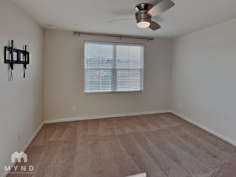 Building Photo - 2409 Fathom Wy