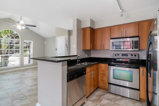 Building Photo - 1055 Crystal Way