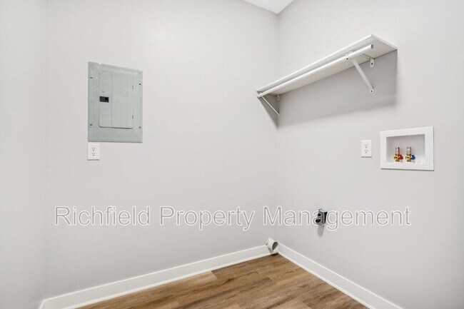 Building Photo - 2034-B E Maryland St