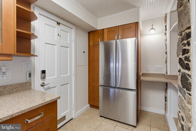 Building Photo - 871 Oella Ave
