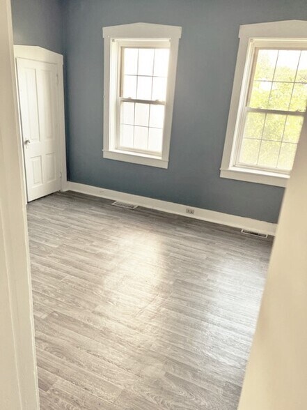 Building Photo - 1515 Avenue F