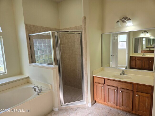 Building Photo - 1928 W Willow Branch Ln