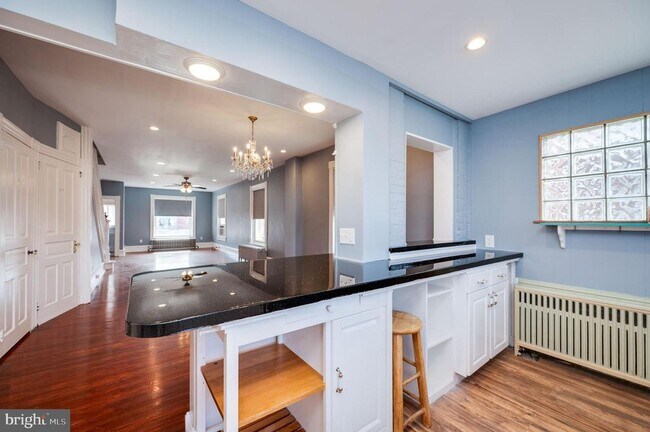 Building Photo - 121 W Arch St