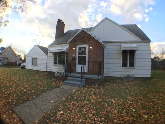 Building Photo - 1470 Brown St