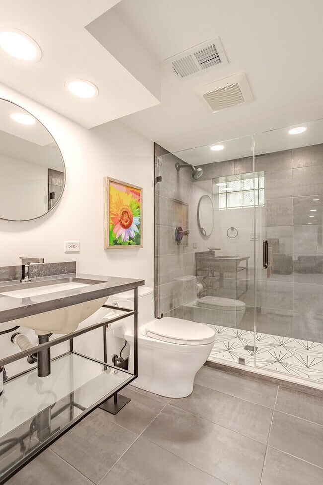 Building Photo - 715 Lamon Ave