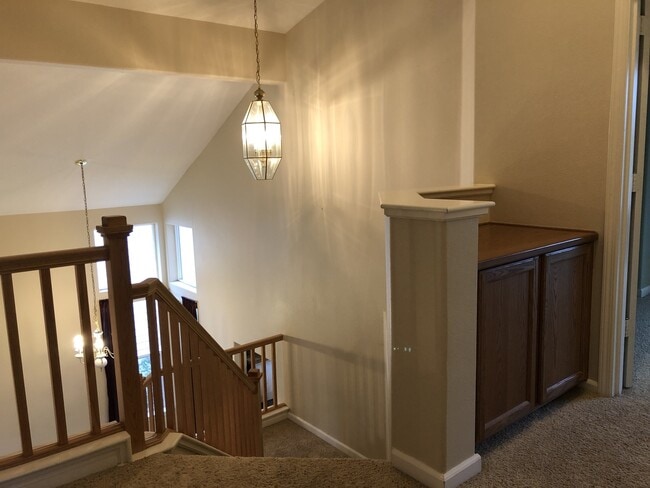 Building Photo - Beautiful 3 Bed + Bonus Room, 2.5 Bath Home!