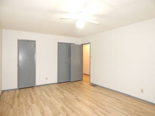 Building Photo - Charming 2 Bedroom, 1-1/2 Bath Duplex in T...