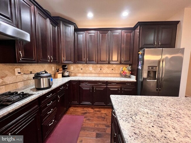 Building Photo - 42843 Edgegrove Heights Terrace