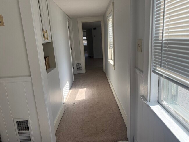 Building Photo - 12 Lincoln Pl