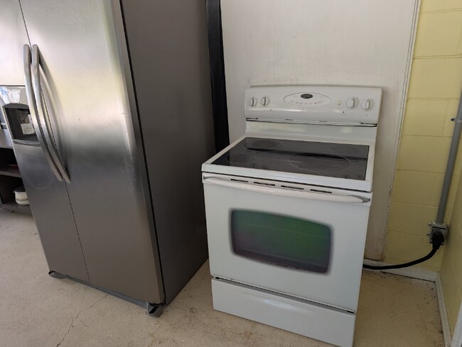 Building Photo - 7830 SW 97th Ave