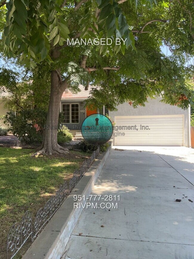 Building Photo - 3126 Belvedere Dr