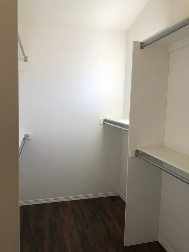 Building Photo - 311 Conrad Dr