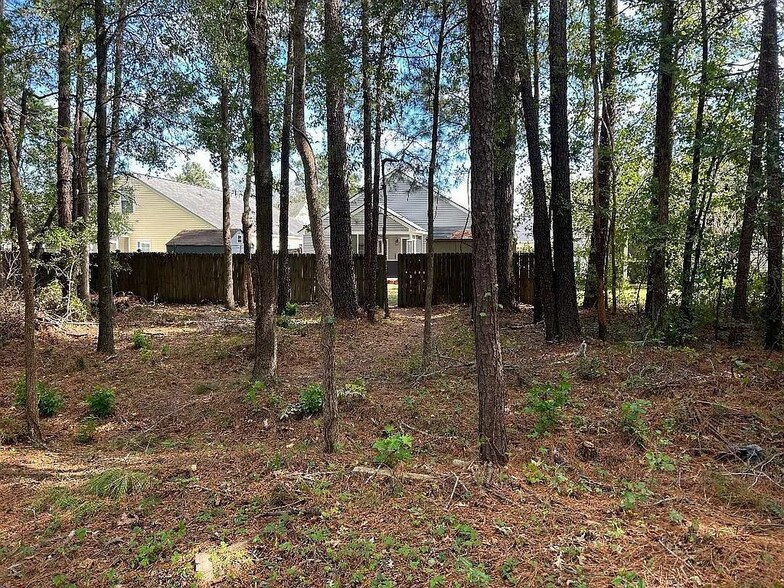 Building Photo - 129 Thistle Rd