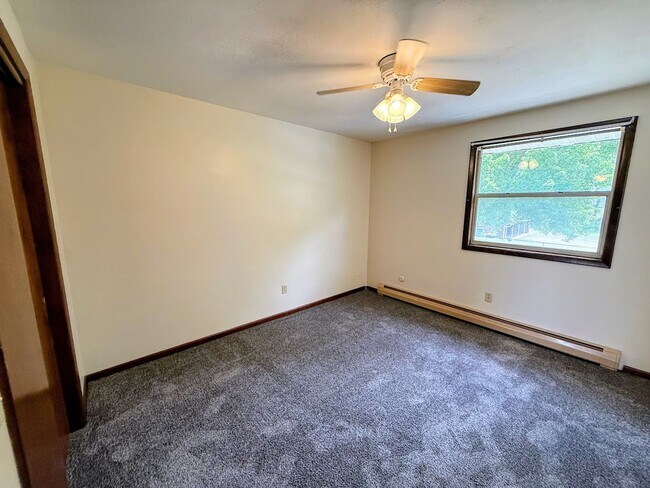 Building Photo - 442 Avis Ave NW
