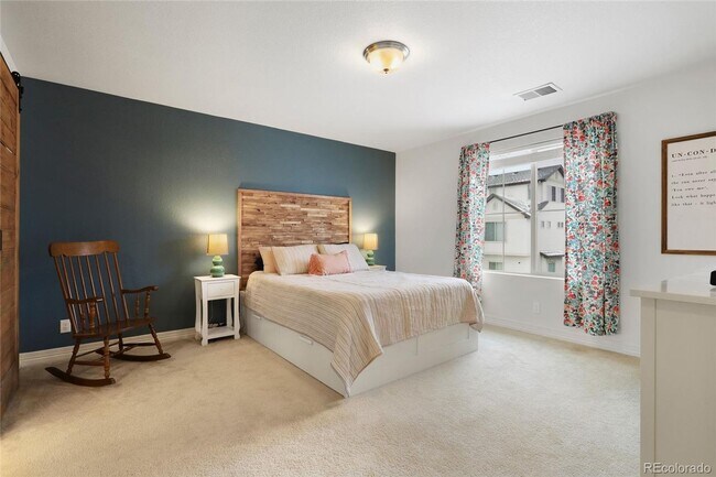 Building Photo - Beautiful 4 Bedroom Home in First Creek Av...