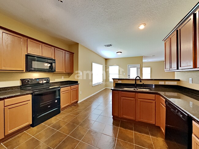 Building Photo - 8410 Apache Bend