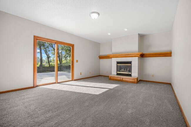 Building Photo - 3801 Pebble Ct