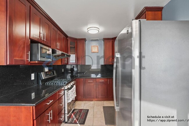 Building Photo - 1814 Armand Dr