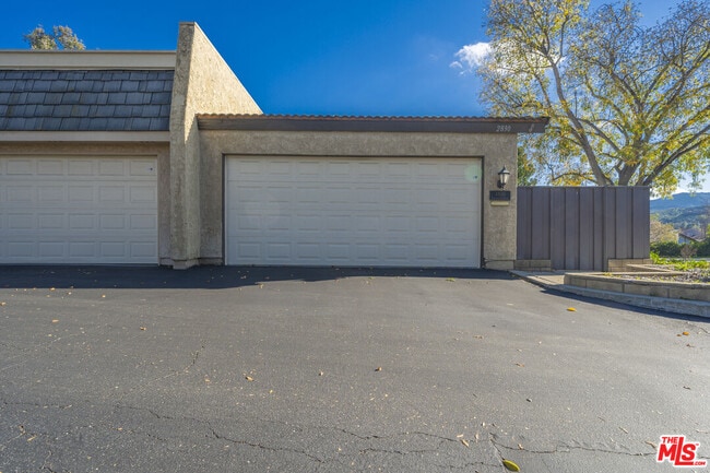 Building Photo - 2830 Lakeridge Ln