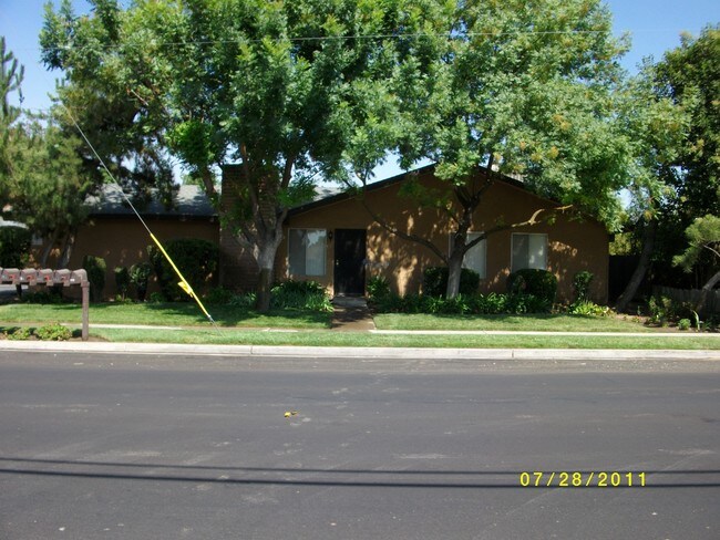 Primary Photo - 141 S Minnewawa Ave