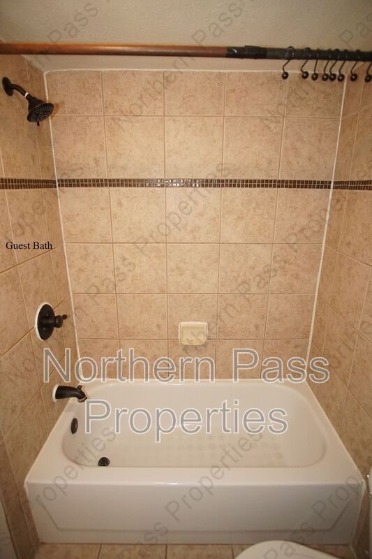 Building Photo - 4433 N Stanton St