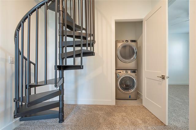 Building Photo - 4205 Roseland Ave