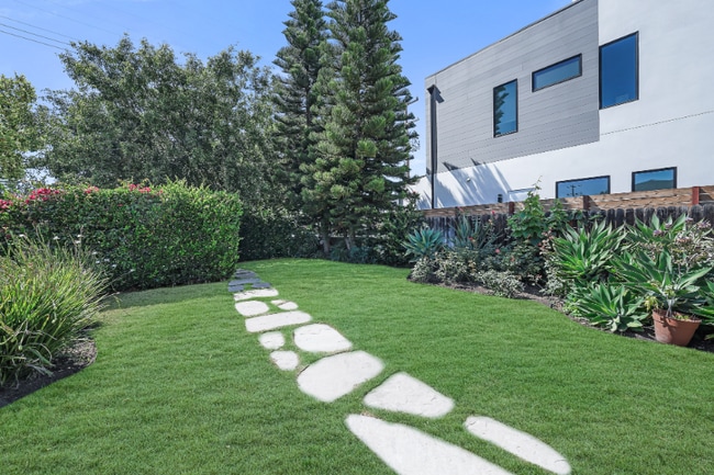 Building Photo - 3574 Helms Ave