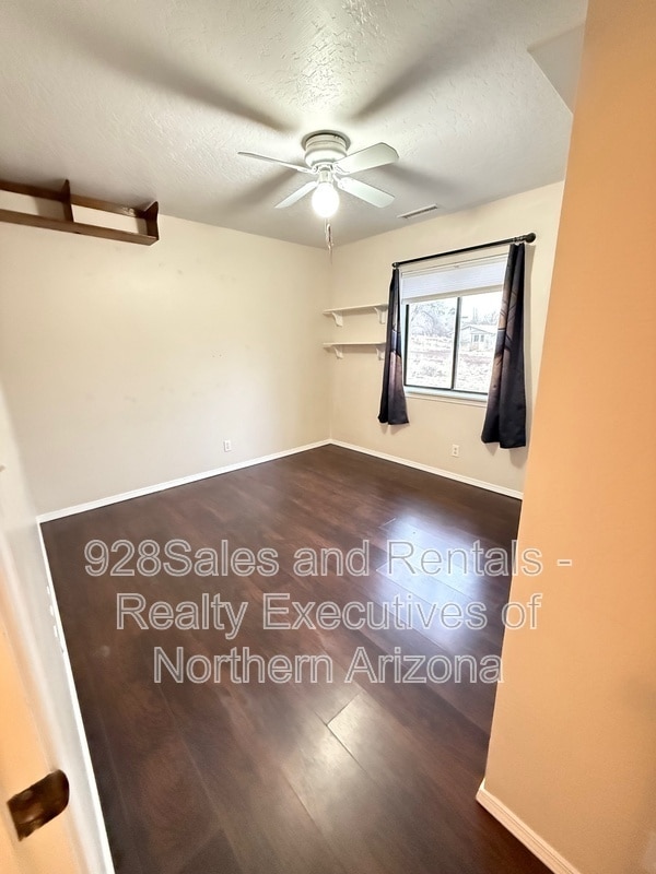 Building Photo - 11385 Homestead Ln