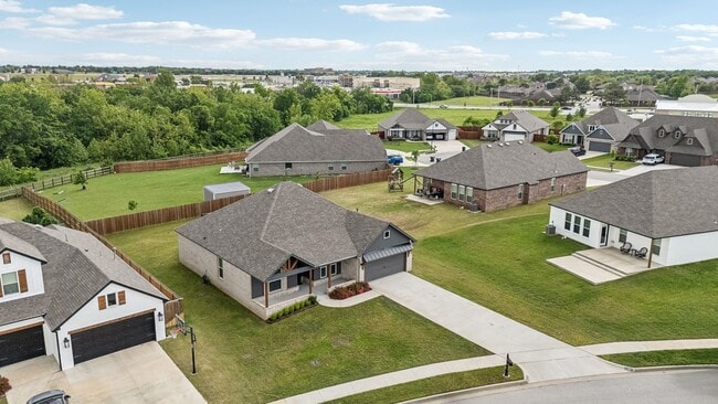 Building Photo - NEIGHBORHOOD POOL, WALKING TRAILS & ONE OF...