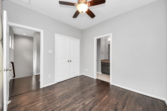 Building Photo - 2219 Bellefontaine