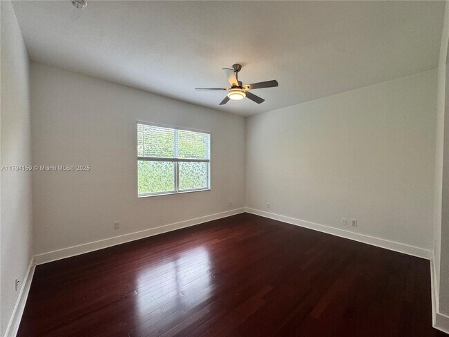 Building Photo - 4451 Laurel Pl