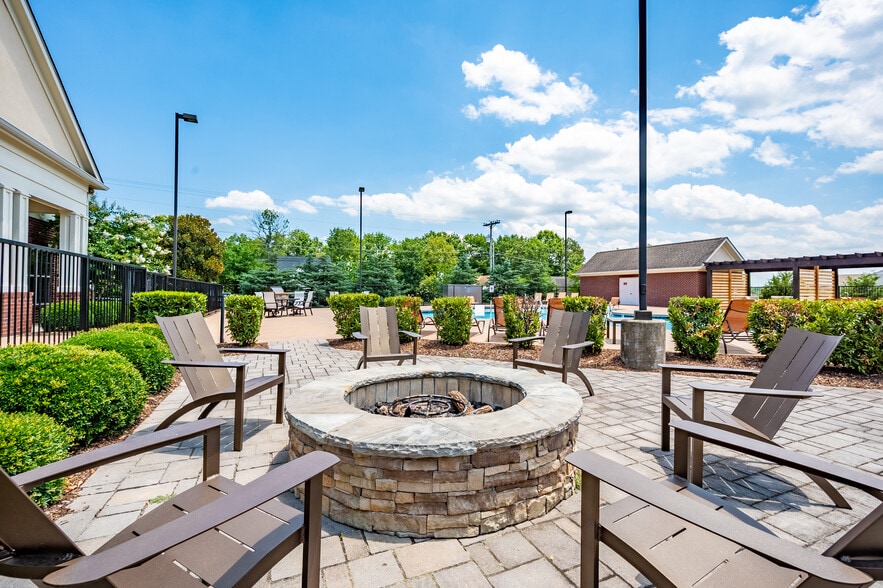 Building Photo - Almaville Apartment Homes