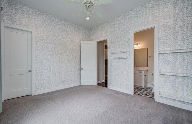 Building Photo - 309 W Pierce St