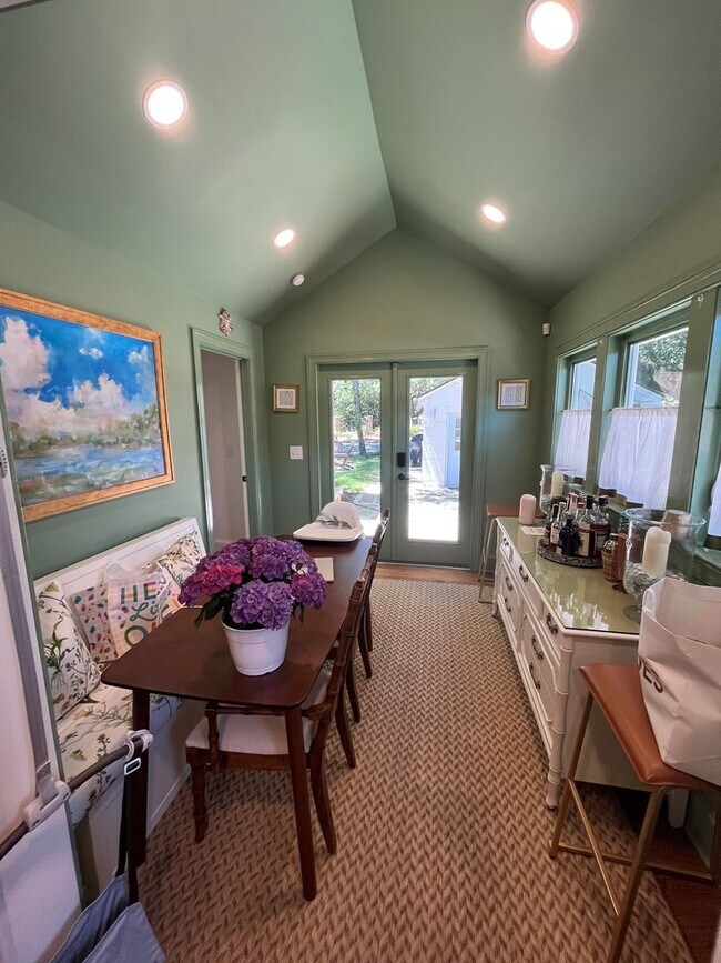 Building Photo - Charming Home in Great Location- West Ashley