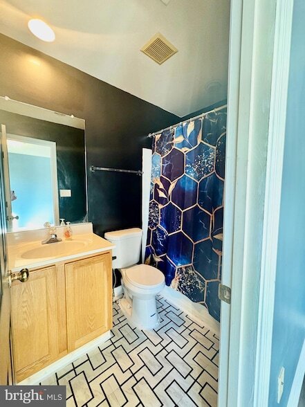 Building Photo - 13907 Edwall Dr