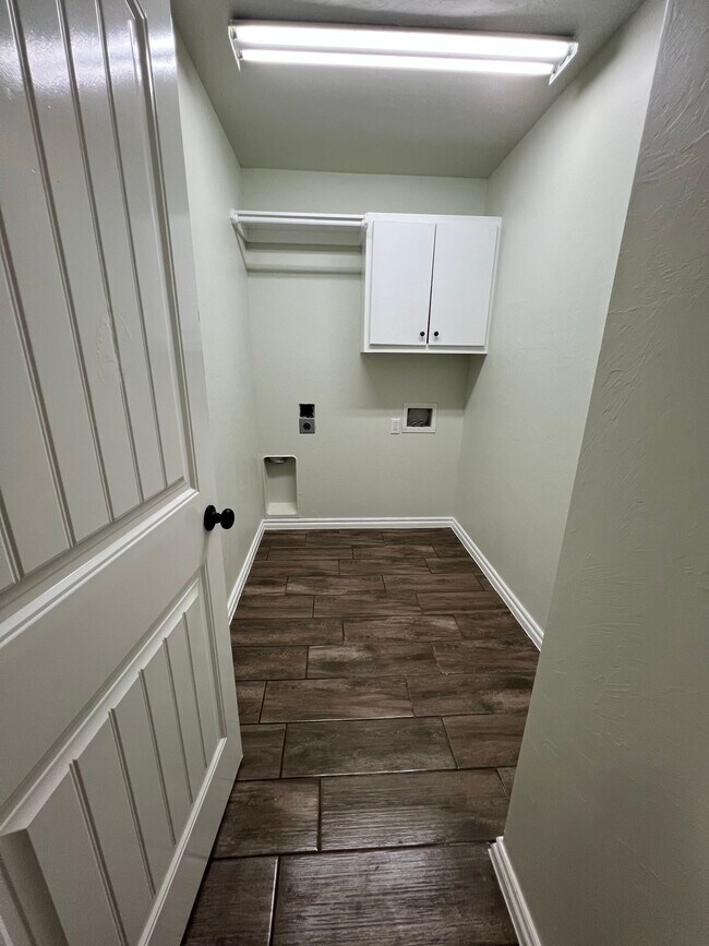 Building Photo - 3104 Woodcrest Creek Dr