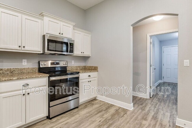 Building Photo - 3111 Hickory St