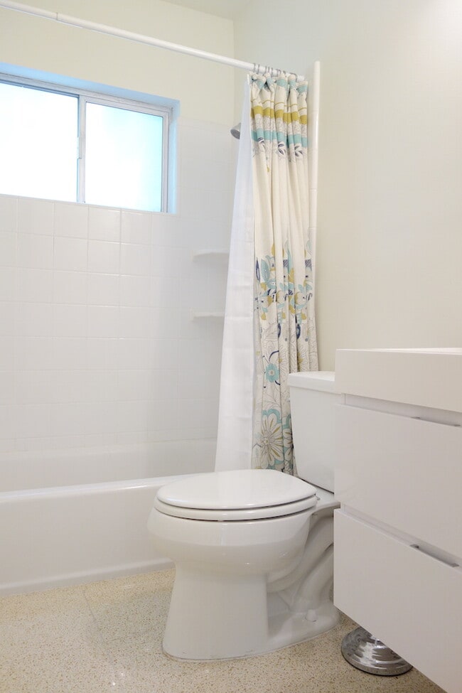 Building Photo - 702 Cavanagh Rd