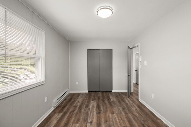 Building Photo - Charming Bi-Level for rent in Milford, $2,...