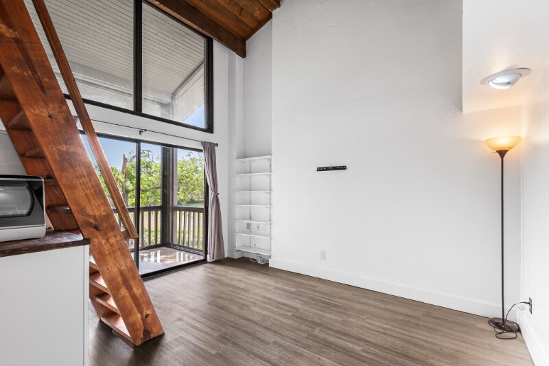 Building Photo - 2036 Corner Lake Dr