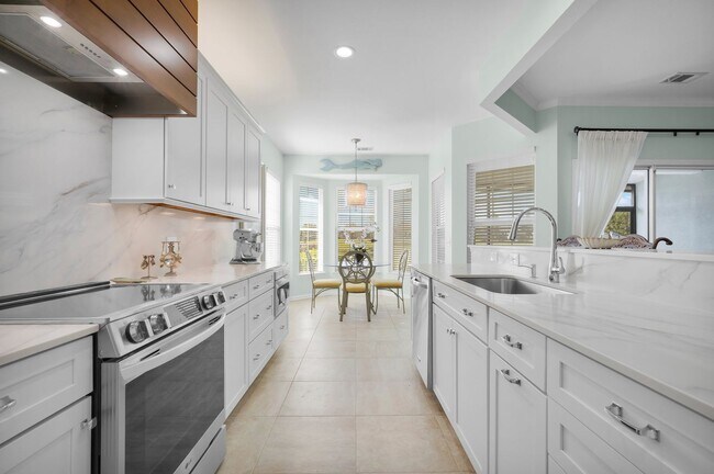 Building Photo - 17 Thomas Bee Dr