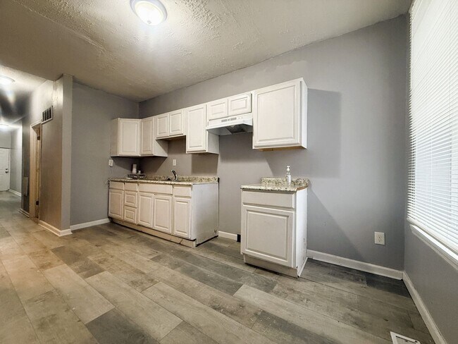 Building Photo - 5345 Wells Ave