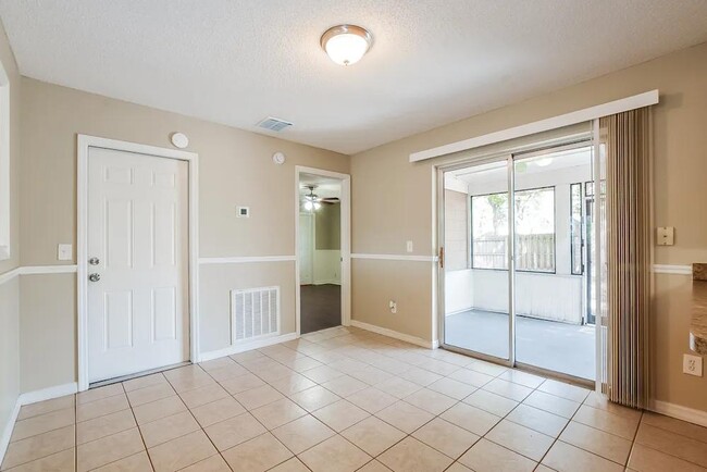 Building Photo - 102 Laguna Ct