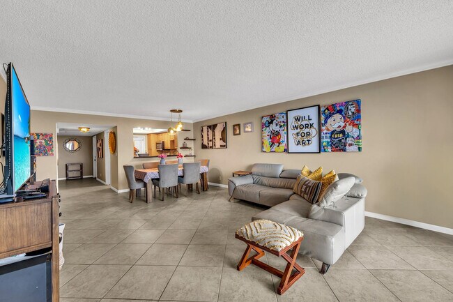 Building Photo - 3080 N Course Dr