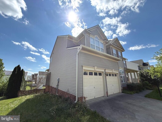 Building Photo - 332 Rubens Cir