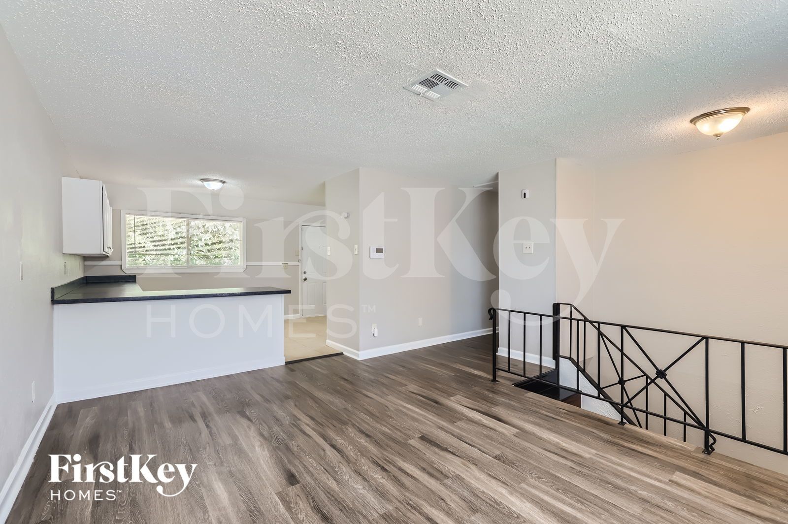 Building Photo - 917 Montclair Dr