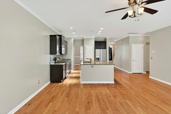 Building Photo - 194 Cypress Forest Dr