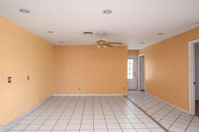 Building Photo - 15861 N 20th St